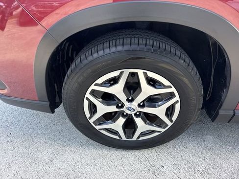 Certified 2023 Subaru Forester Premium AWD/4WD image 10
