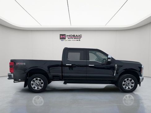 Used 2023 Ford F350 Lariat w/ Chrome Package image 9