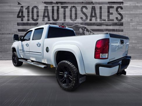 Used 2013 GMC Sierra 2500 Denali w/ Suspension Package, Off-Road AWD/4WD image 8