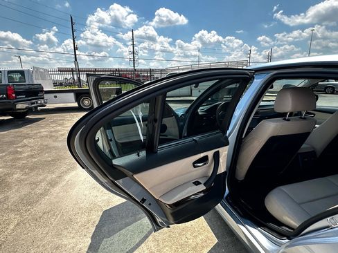 Used 2010 BMW 335i 335i Sedan image 16