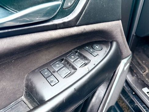 Used 2015 Cadillac Escalade Platinum image 13