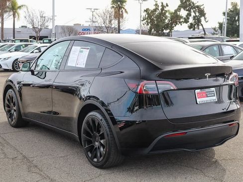 Used 2023 Tesla Model Y Long Range image 8