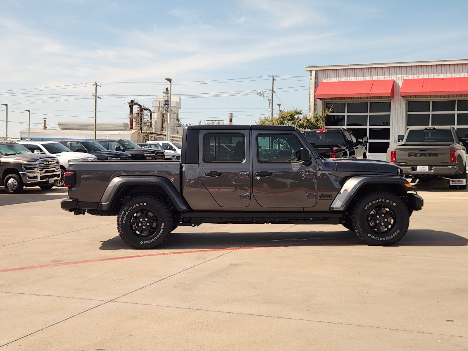 New 2026 Jeep Gladiator Sport AWD/4WD image 7