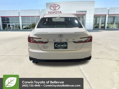 Used 2025 Toyota Camry SE image 4