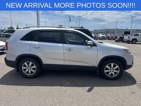 Used 2013 Kia Sorento LX AWD/4WD image 6