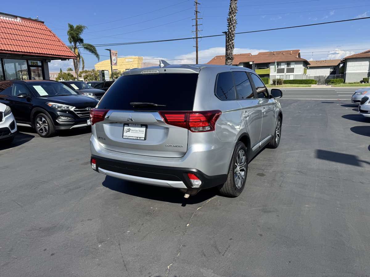 Used 2018 Mitsubishi Outlander ES FWD image 5