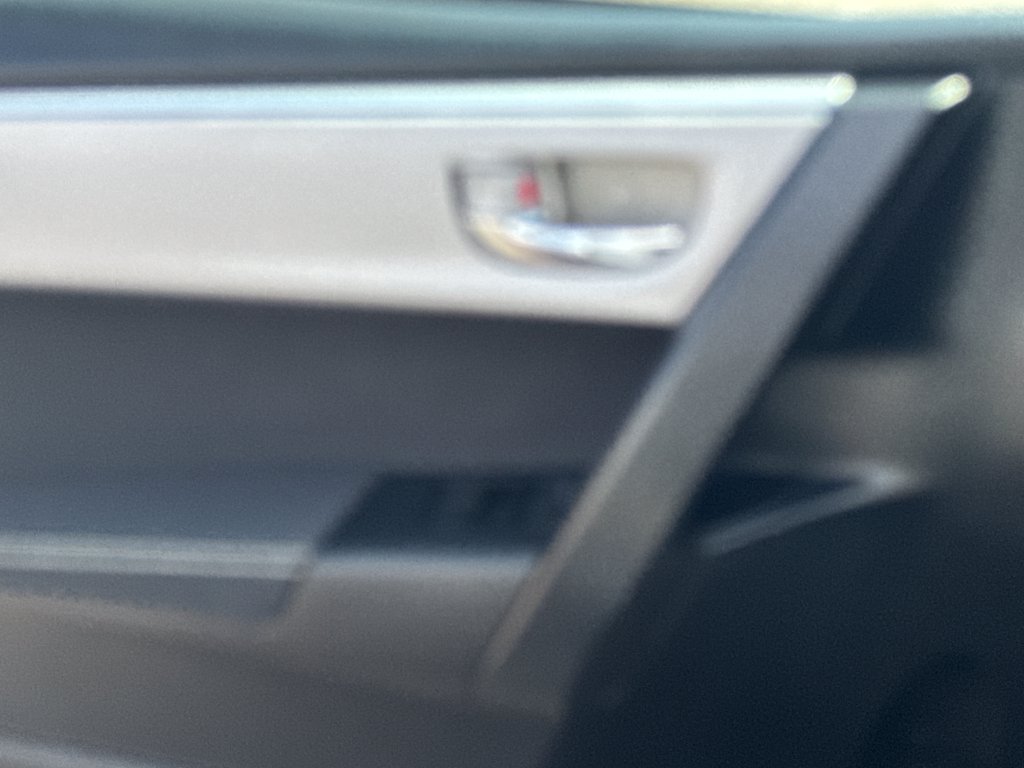 Used 2016 Toyota Corolla LE FWD image 32