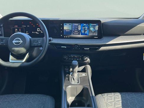 Used 2026 Nissan Kicks SV image 12