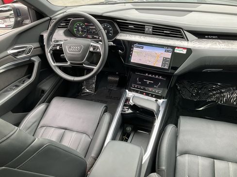 Used 2019 Audi e-tron Prestige w/ Prestige Package image 56
