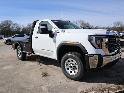 New 2024 GMC Sierra 3500 Pro w/ Convenience Package image 3