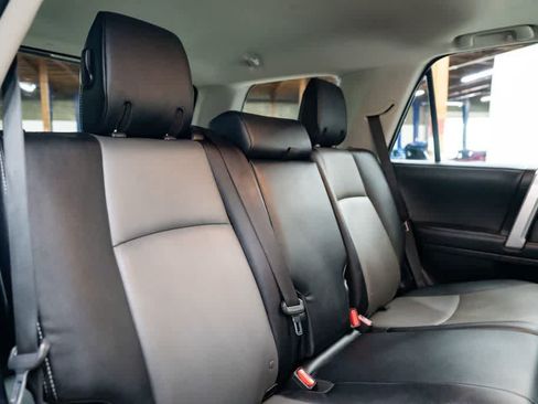 Used 2022 Toyota 4Runner SR5 Premium w/ Moonroof Package AWD/4WD image 33