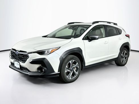 Used 2024 Subaru Crosstrek 2.0i Premium AWD/4WD image 3