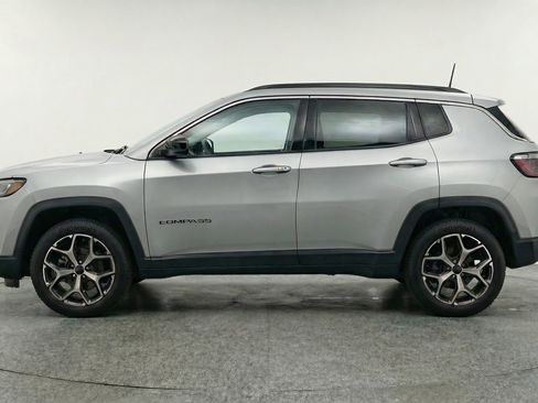 Used 2025 Jeep Compass Limited AWD/4WD image 5