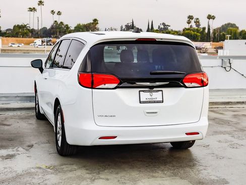 Used 2024 Chrysler Voyager LX image 6