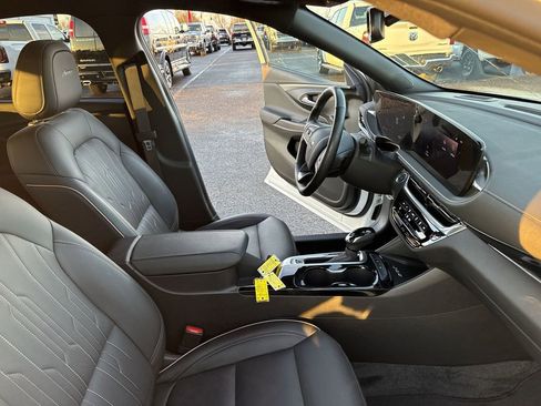 Used 2024 Buick Envista Avenir image 13