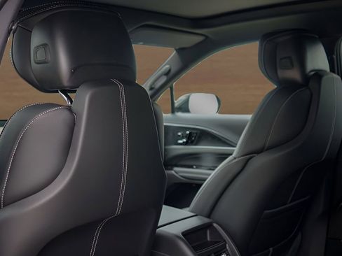 New 2026 Cadillac Lyriq Luxury w/ LPO, Floor Liner Package image 19