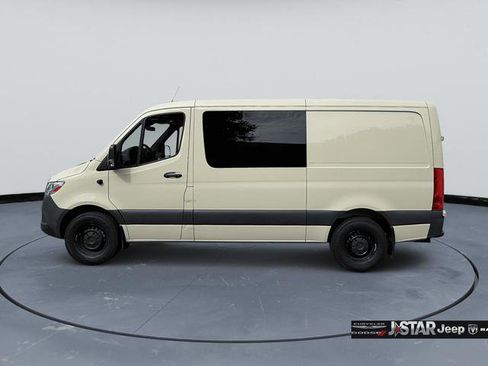 Used 2024 Mercedes-Benz Sprinter 2500 image 8