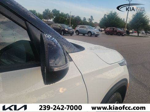 New 2026 Kia Seltos S FWD image 8