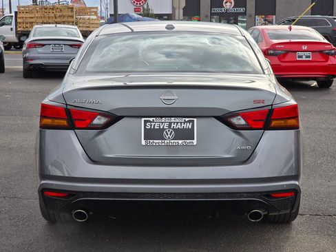Used 2023 Nissan Altima 2.5 SR w/ SR Premium Package image 4