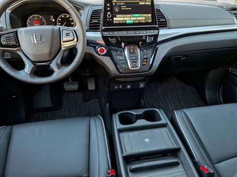 New 2026 Honda Odyssey Touring image 14