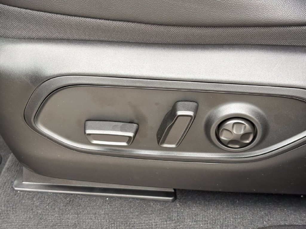 New 2026 Jeep Grand Cherokee Altitude RWD image 26