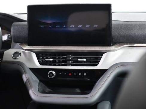 New 2025 Ford Explorer Active w/ Active Comfort Package image 9