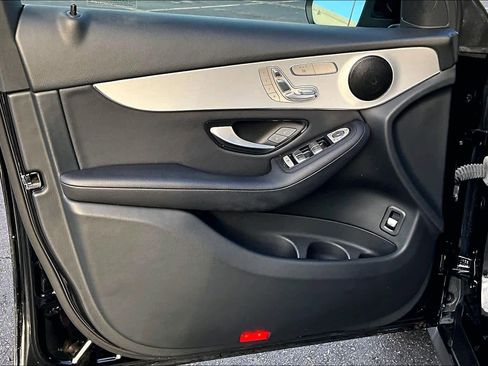 Certified 2022 Mercedes-Benz GLC 300 image 21