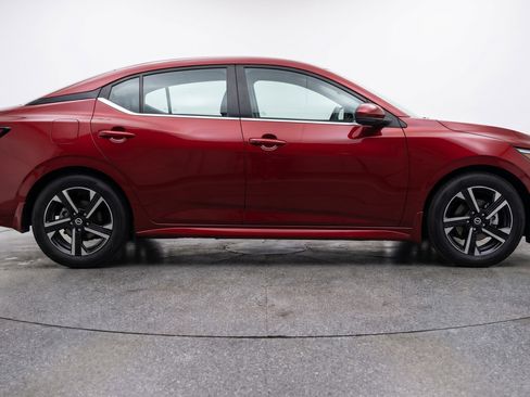 Used 2025 Nissan Sentra SV FWD image 11