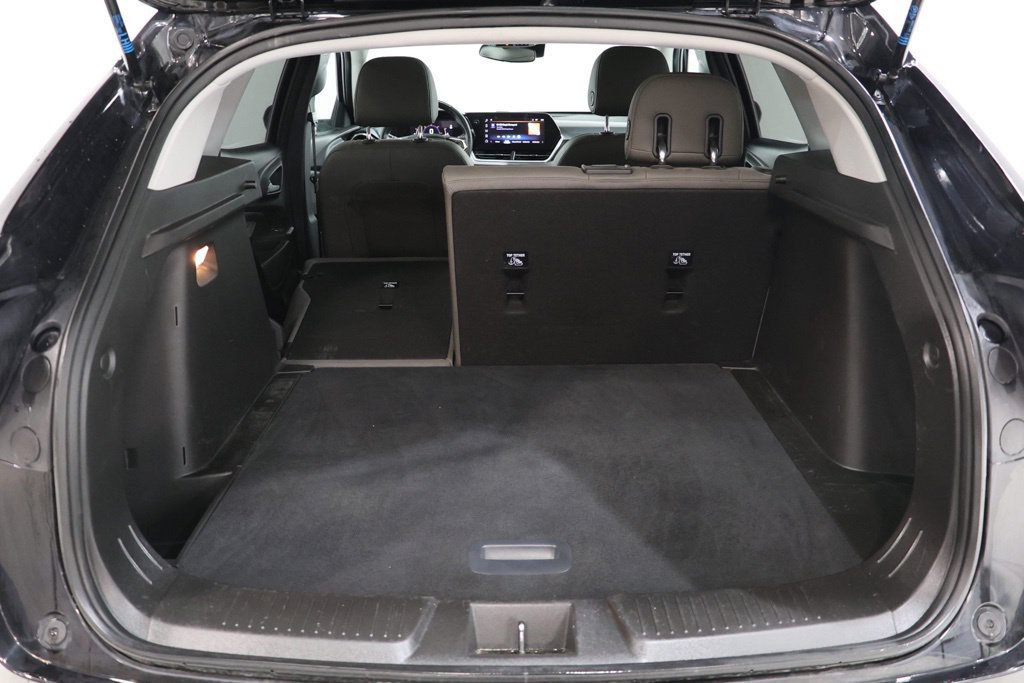 Used 2025 Chevrolet Trax ACTIV w/ Sunroof Package FWD image 30
