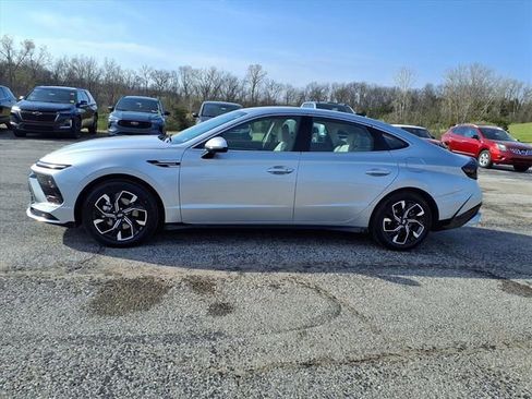 Used 2025 Hyundai Sonata SEL FWD image 32