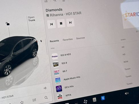 Used 2023 Tesla Model Y Long Range image 18