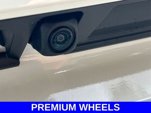 Certified 2025 Subaru Crosstrek 2.5i Limited w/ Crosstrek Mirror Package image 15