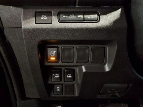 Used 2022 Nissan Frontier SV w/ Technology Package AWD/4WD image 20