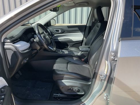 Used 2022 Jeep Compass Latitude image 8