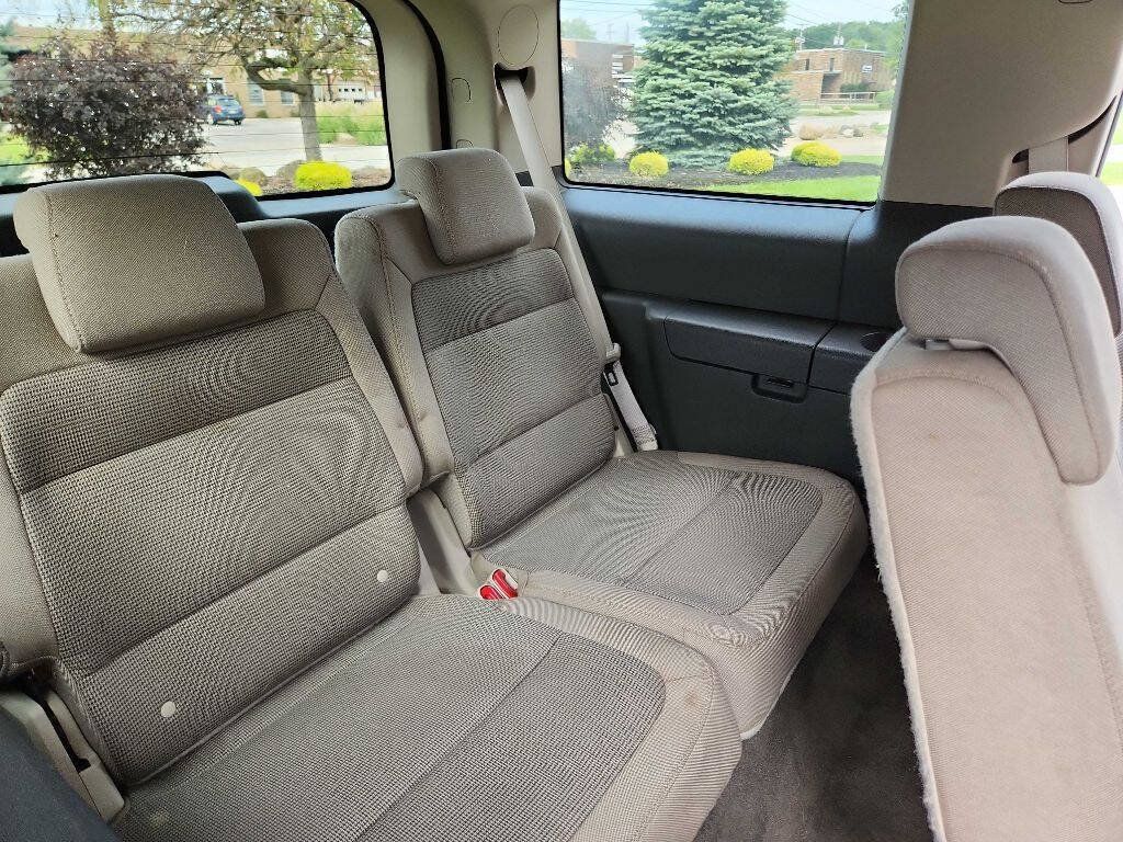 Used 2011 Ford Flex SE FWD image 14