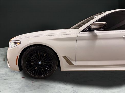 Used 2019 BMW M550i xDrive w/ Dynamic Handling Package AWD/4WD image 9
