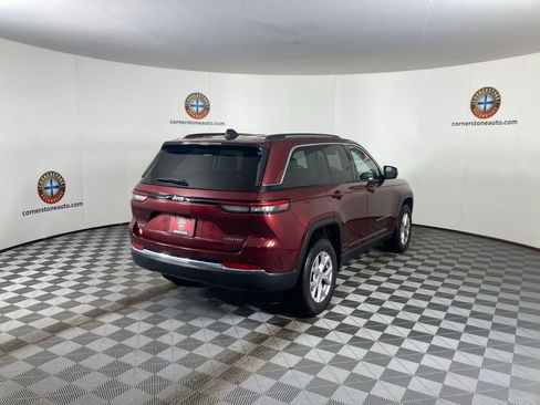 Used 2022 Jeep Grand Cherokee Limited image 23