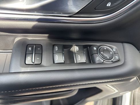 Used 2023 Chevrolet Suburban Premier AWD/4WD image 27