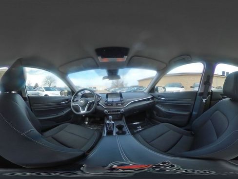 Used 2025 Nissan Altima 2.5 SV FWD image 42
