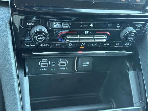 Certified 2023 Jeep Grand Cherokee Limited image 35