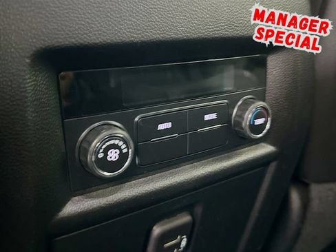 Used 2023 Chevrolet Traverse LT FWD image 25