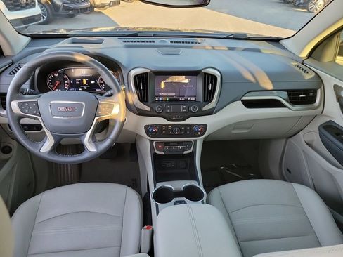 Used 2022 GMC Terrain Denali w/ Denali Premium Package image 2