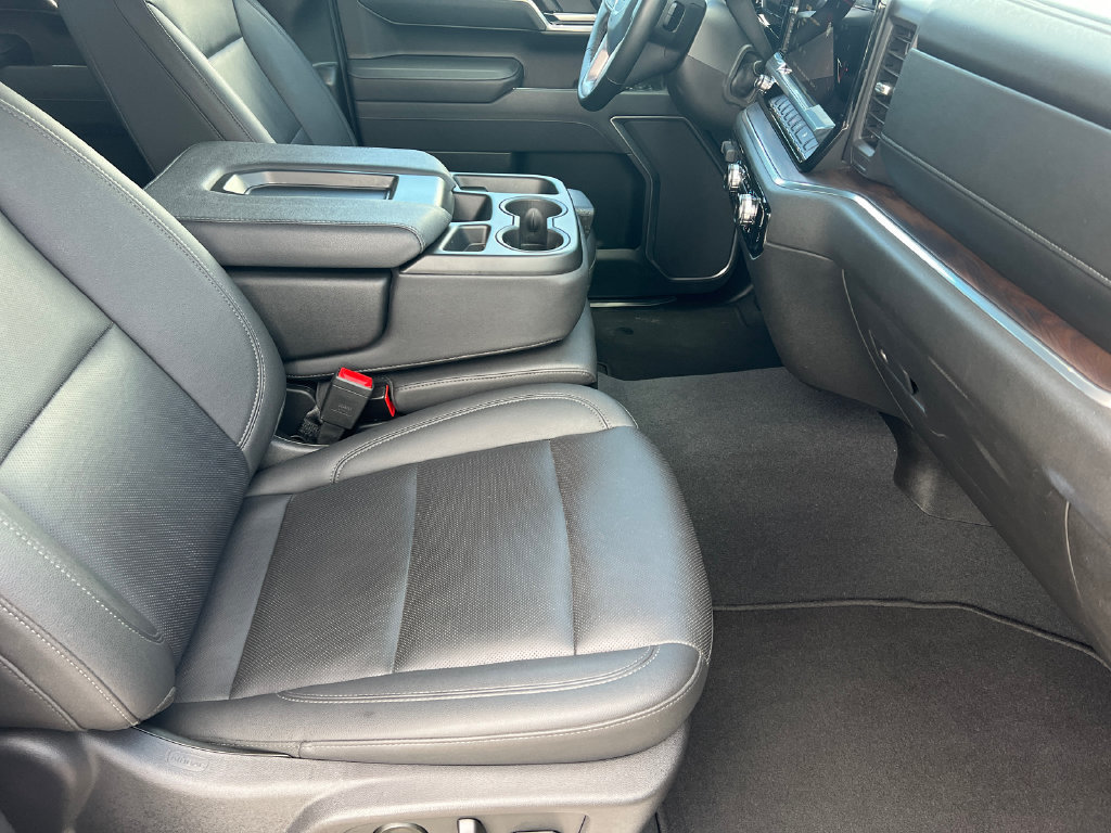 Used 2025 GMC Sierra 1500 SLT AWD/4WD image 7