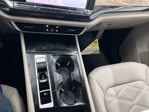 New 2026 Volkswagen Atlas SE FWD image 20