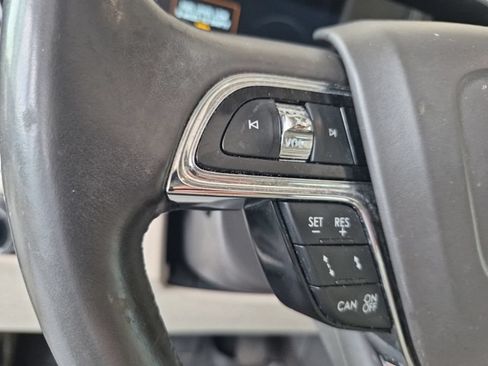 Used 2020 Lincoln Navigator Reserve w/ Luxury Package RWD image 16