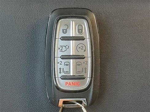 Certified 2024 Chrysler Pacifica Touring-L image 36