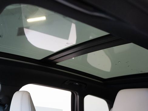 Used 2024 BMW X1 xDrive28i w/ Technology Package image 4