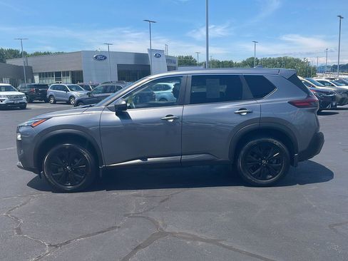 Used 2023 Nissan Rogue SV AWD/4WD image 2