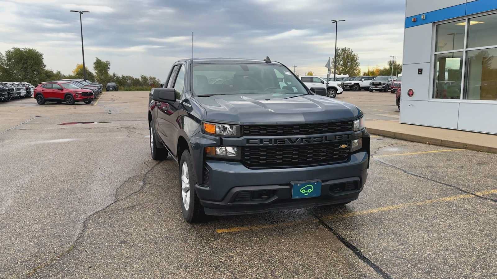 Used 2019 Chevrolet Silverado 1500 Custom w/ Custom Value Package AWD/4WD image 4