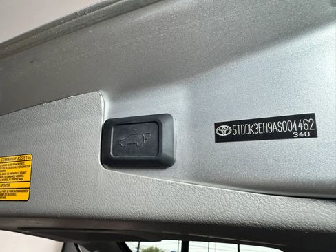 Used 2010 Toyota Highlander Limited AWD/4WD image 39